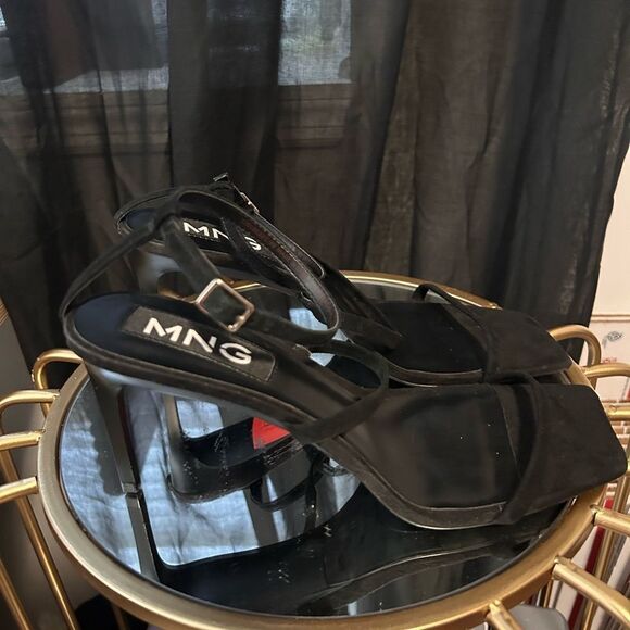 MNG Black Suede Heel Sandals NEW - Picture 2 of 4